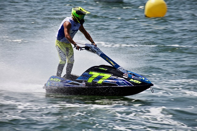 全能后场球员展现攻守双全实力，篮网背后的抉择.